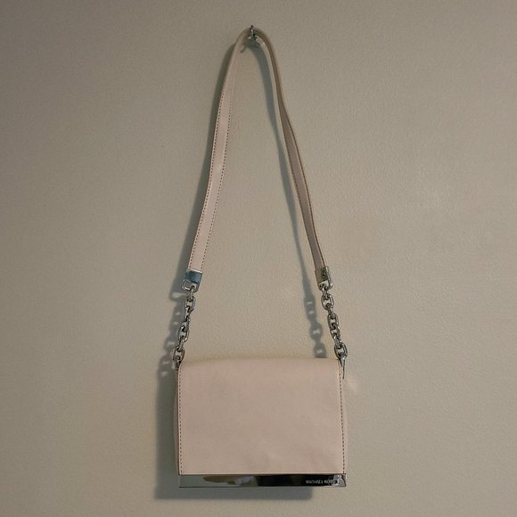 Michael Kors White Genuine Leather Flap Shoulder Bag w Silver Chain & Details - Picture 4 of 13